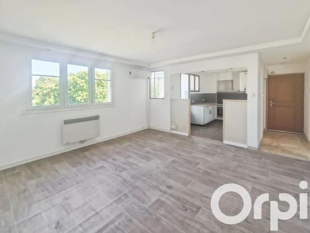Location Appartement Rue de Givors, Pont Saint Esprit