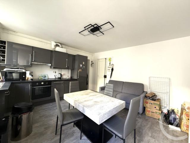 Location Appartement Rue de Domrémy, Paris