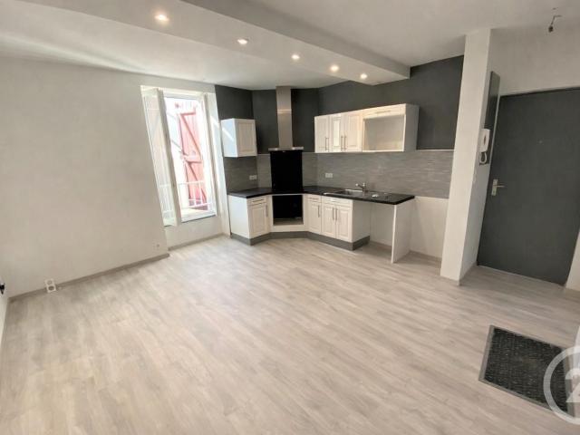 Location Appartement Rue de Fonteilles, Lioujas