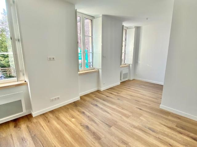 Location Appartement Rue de Fonteilles, Lioujas
