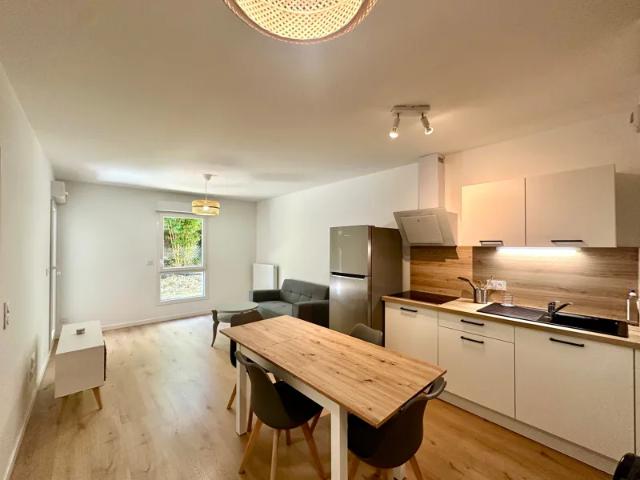 Location Appartement Rue de Hustin, Le Haillan