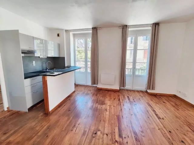 Location Appartement Rue de Juiverie, Crémieu