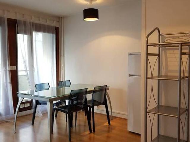 Location Appartement Rue de Lourmel, Paris
