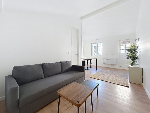 Location Appartement Rue de Louvois, Reims
