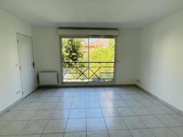 Location Appartement Rue de Locarno, Marseille