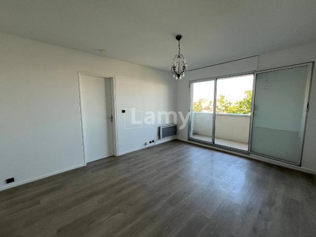 Location Appartement Rue de Longvic, Dijon