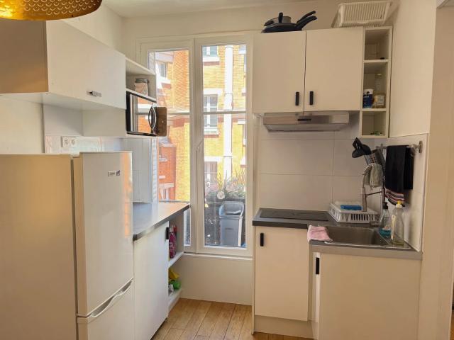 Location Appartement Rue de la Cour des Noues, Paris