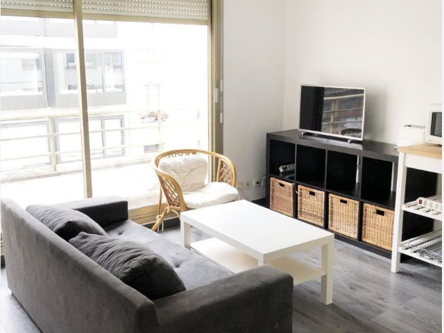 Location Appartement Rue de la Colonie, Paris