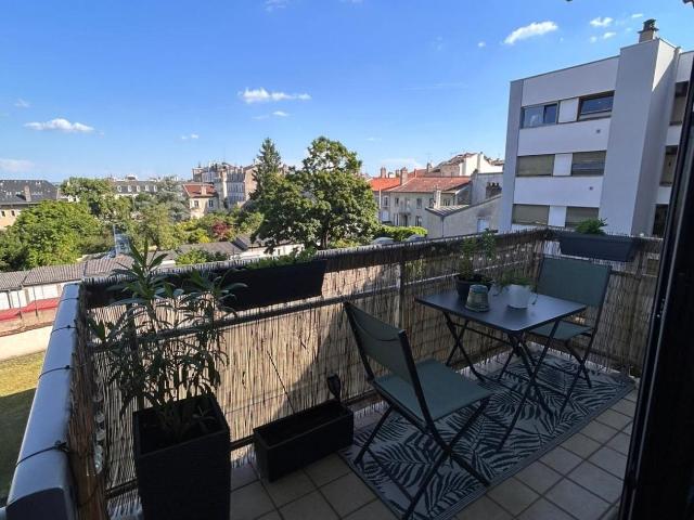 Location Appartement Rue de la Colline, Nancy