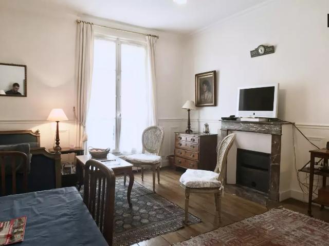 Location Appartement Rue de la Comète, Paris