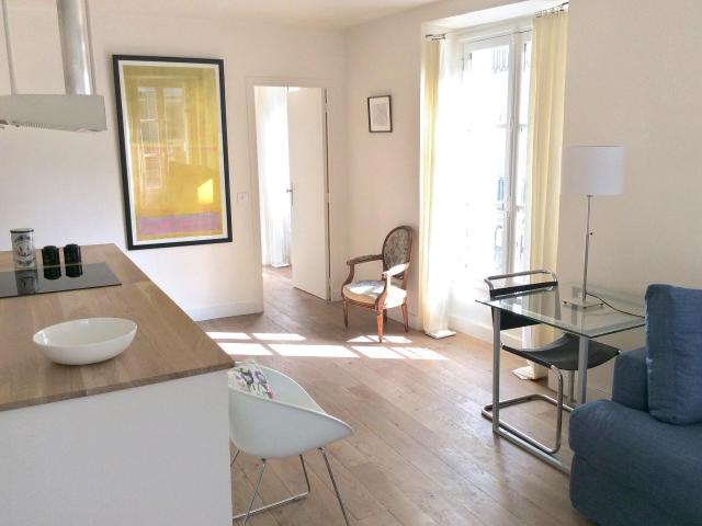 Location Appartement Rue de la Comète, Paris