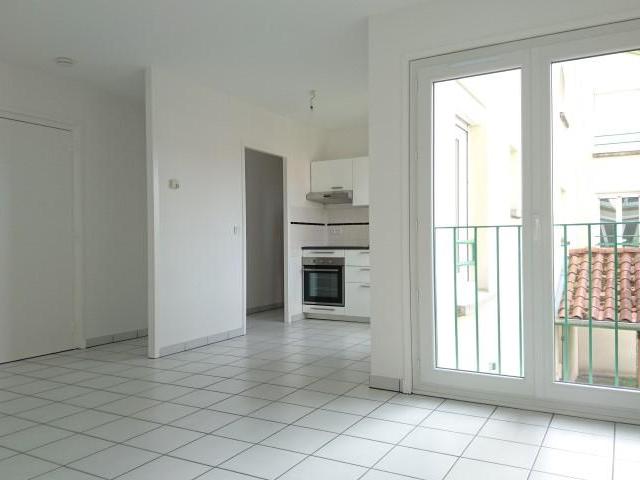 Location Appartement Rue de la Cordière, Sury le Comtal