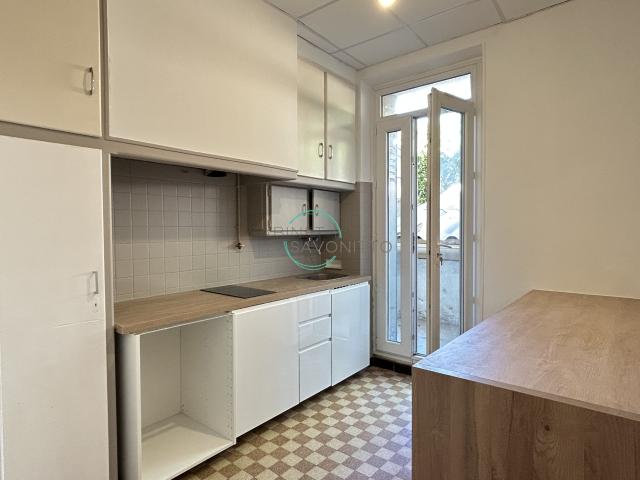Location Appartement Rue de la Cascade, Marseille