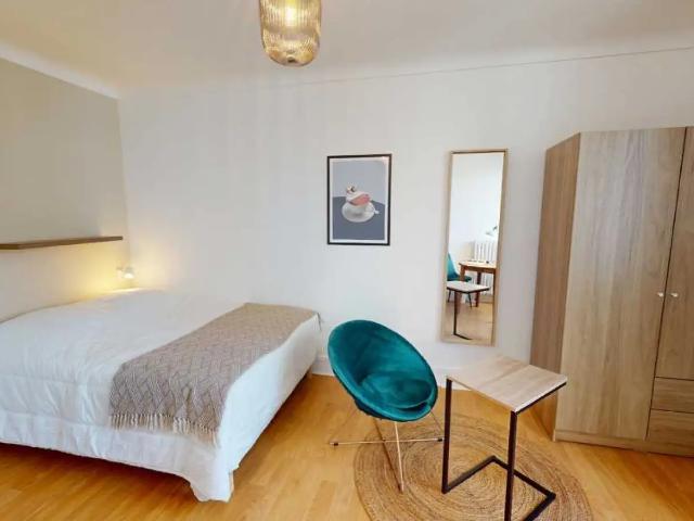 Location Appartement Rue de la Crèche, Paris
