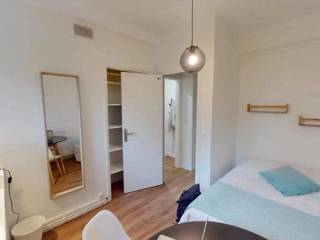 Location Appartement Rue de la Crèche, Paris