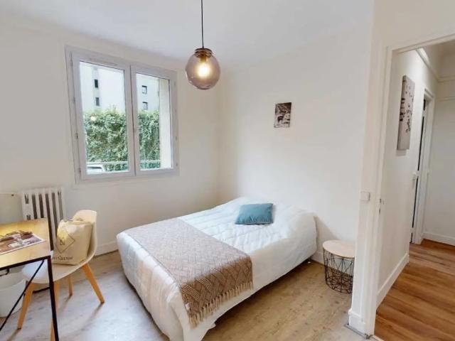 Location Appartement Rue de la Crèche, Paris