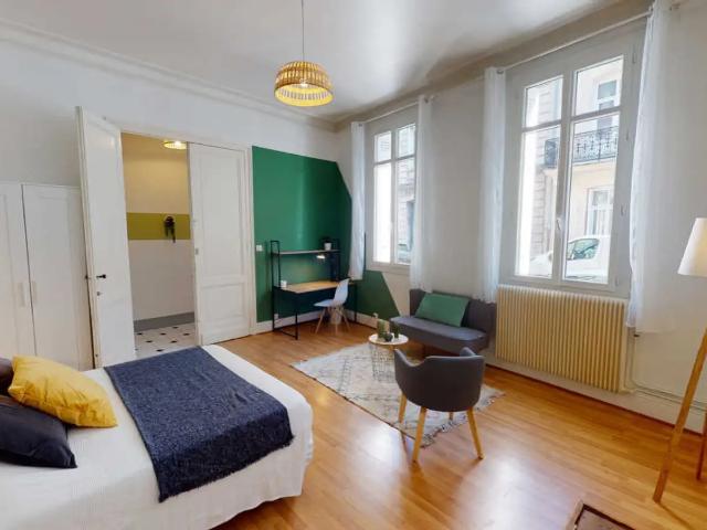 Location Appartement Rue de la Croix Blanche, Bordeaux