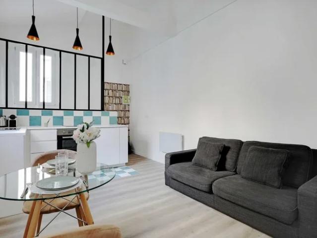 Location Appartement Rue de la Croix Nivert, Paris