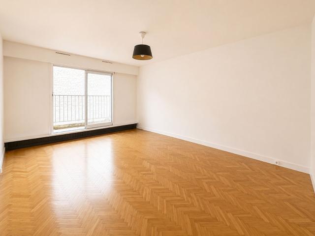 Location Appartement Rue de la Croix Nivert, Paris