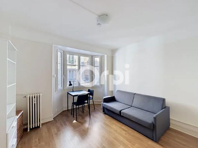 Location Appartement Rue de la Croix Nivert, Paris