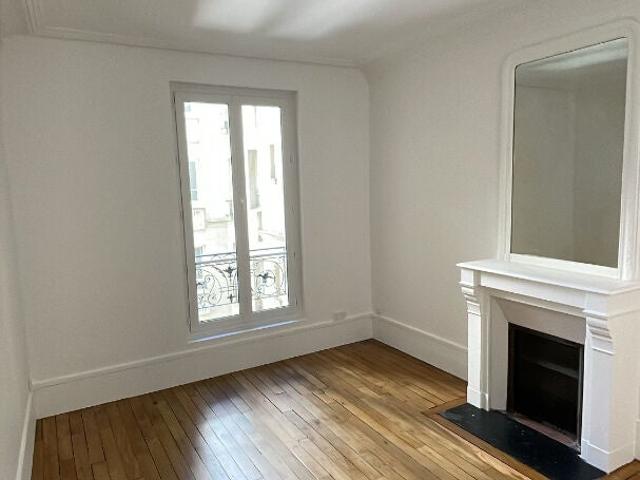 Location Appartement Rue de la Croix Nivert, Paris