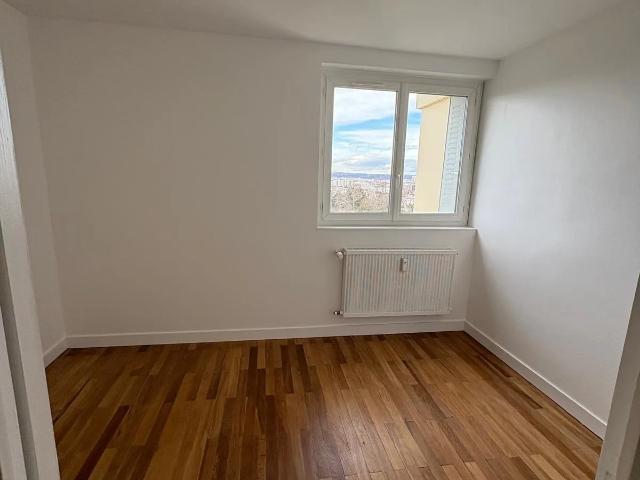 Location Appartement Rue de la Batterie, Bron