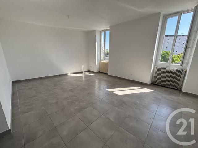 Location Appartement Rue de la Biche, Nîmes