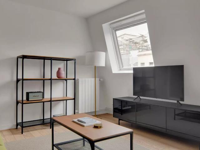 Location Appartement Rue de la Bienfaisance, Paris