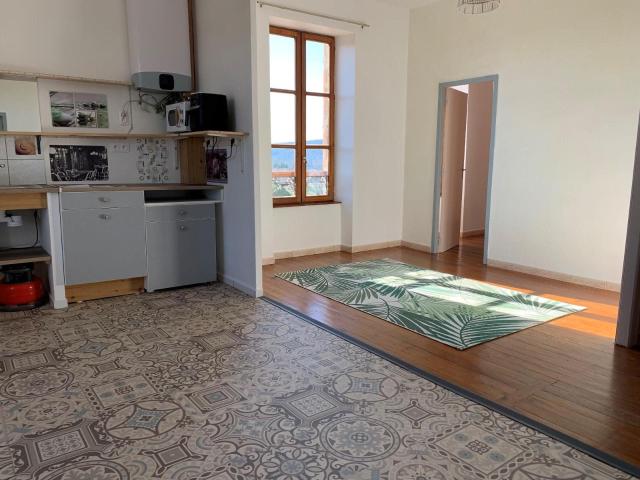 Location Appartement Rue de la Gare, Vogüé Gare