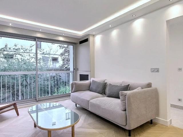 Location Appartement Rue de la Folie Méricourt, Paris