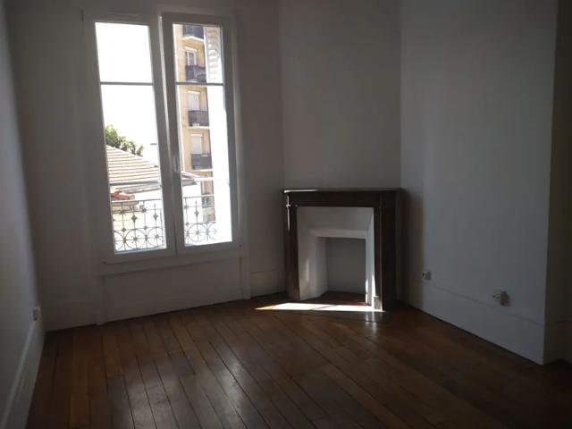 Location Appartement Rue de la Fontaine à Mulard, Paris