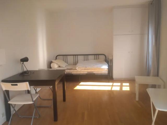 Location Appartement Rue de la Fontaine à Mulard, Paris