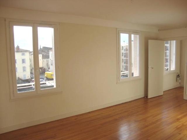 Location Appartement Rue de La Fontaine, Issoire
