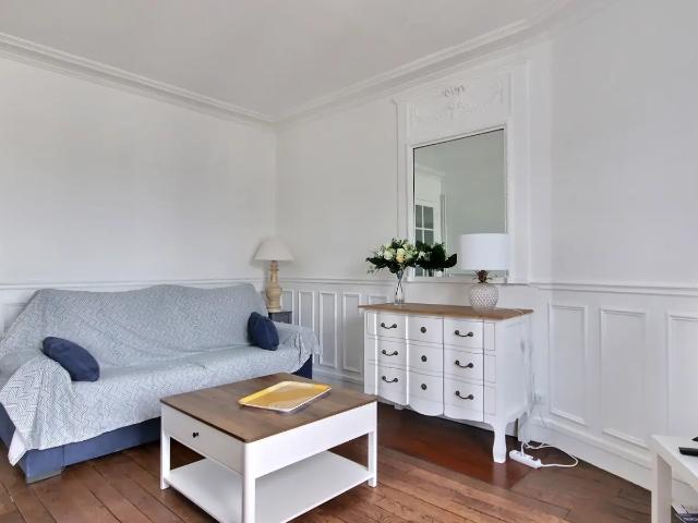 Location Appartement Rue de la Jonquière, Paris