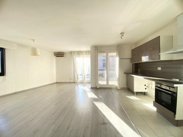 Location Appartement Rue de La Loubière, Marseille