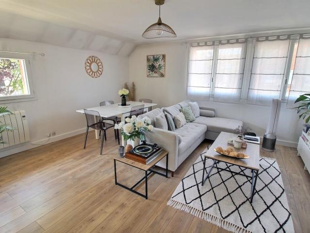Location Appartement Rue De La Mare Aux Carats, Montigny le Bretonneux