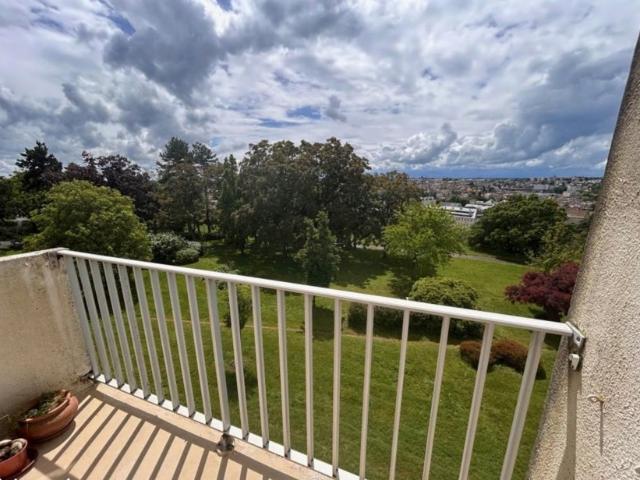 Location Appartement Rue de la Milétrie, Poitiers