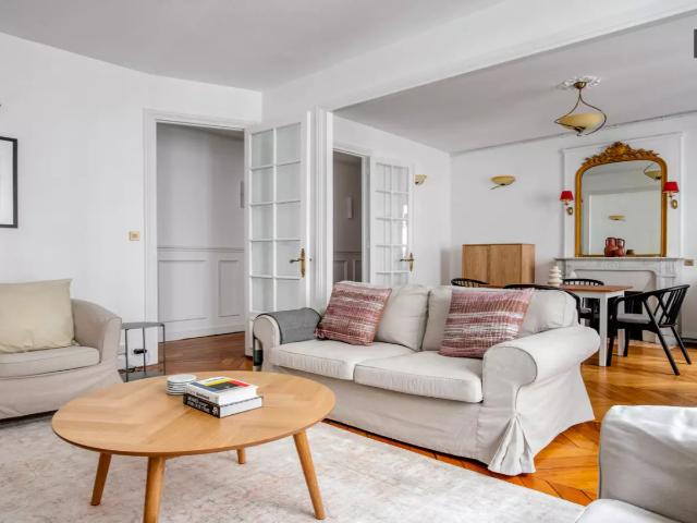 Location Appartement Rue de la Source, Paris