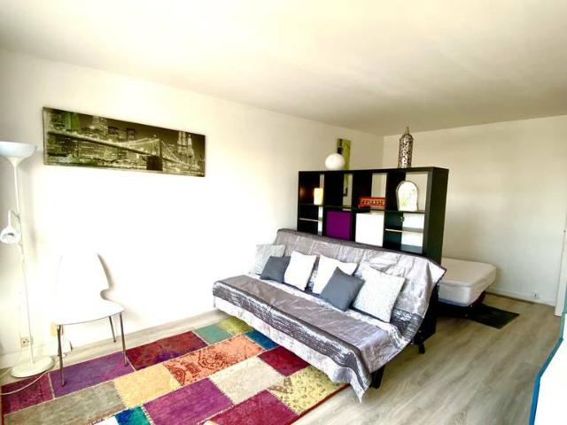 Location Appartement Rue de la Santé, Paris