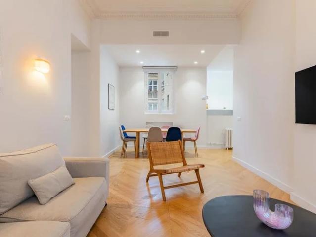 Location Appartement Rue de la Pompe, Paris