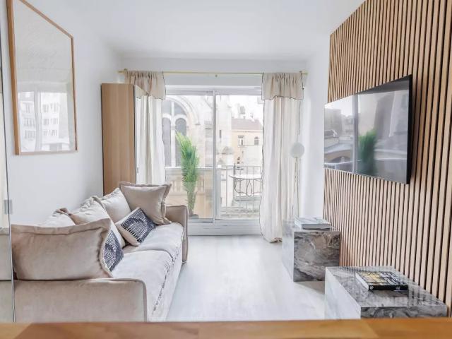 Location Appartement Rue de la Pompe, Paris