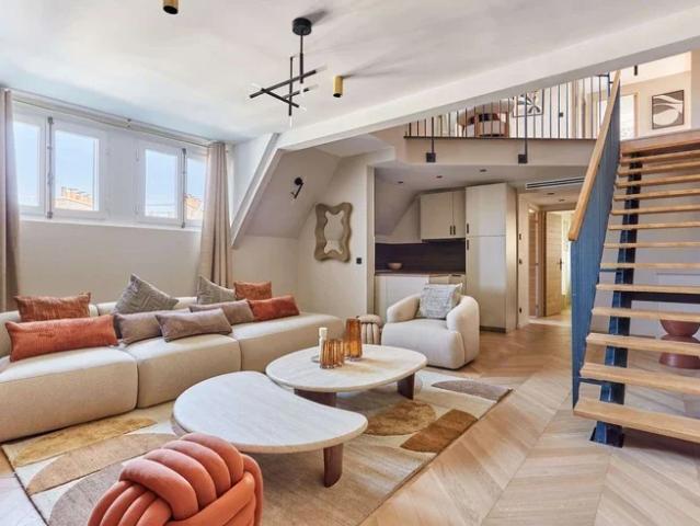 Location Appartement Rue de la Pompe, Paris