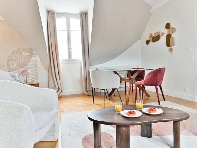 Location Appartement Rue de la Pompe, Paris