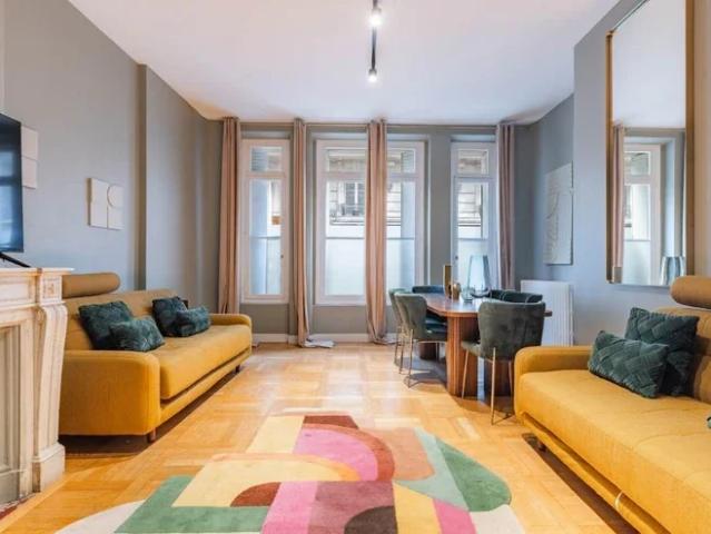 Location Appartement Rue de la Pompe, Paris