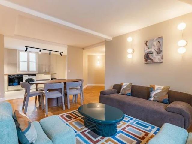 Location Appartement Rue de la Pompe, Paris