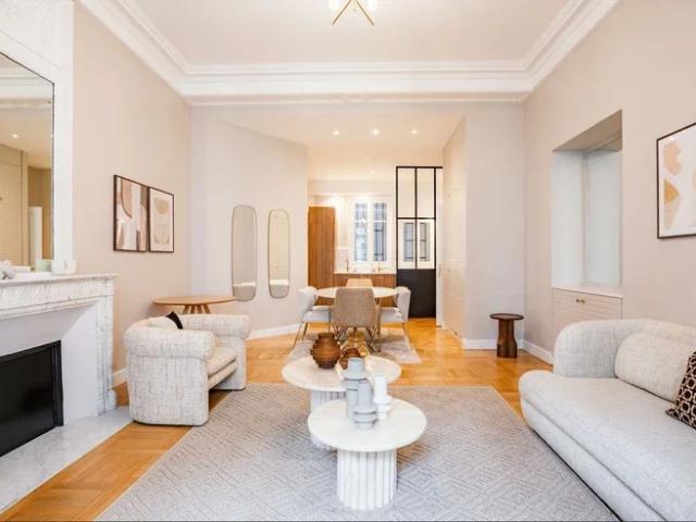 Location Appartement Rue de la Pompe, Paris