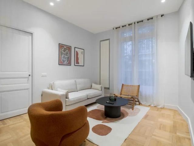 Location Appartement Rue de la Pompe, Paris