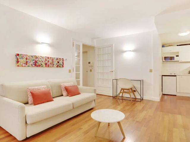 Location Appartement Rue de la Paix, Paris