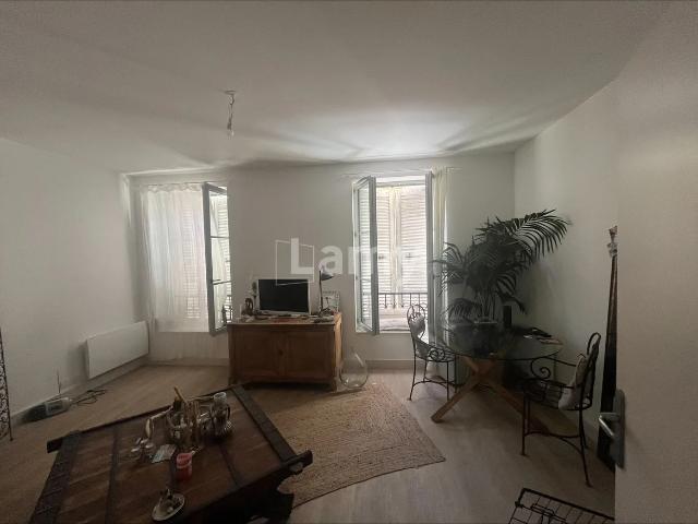 Location Appartement Rue de la Préfecture, Lons le Saunier