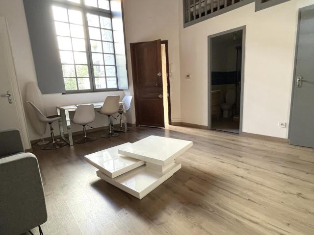 Location Appartement Rue de la Rôtisserie, Tours